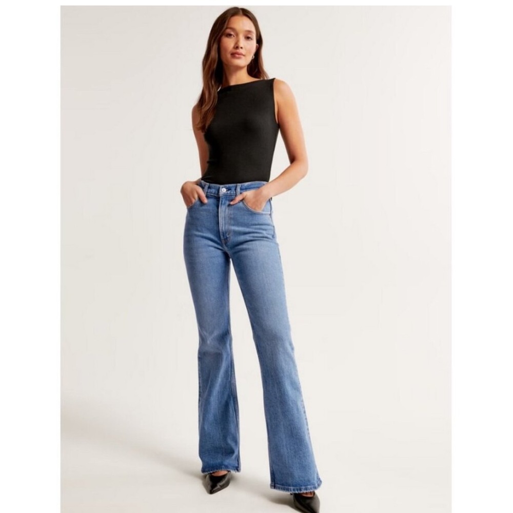 Abercrombie & Fitch The Vintage High Rise Flare Jeans Size 26/2 Short